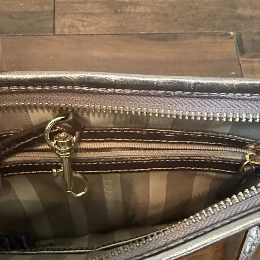 Brahmin Pewter Leather Elegant Crocodile-Embossed Crossbody Bag. Like New. - Picture 7 of 8